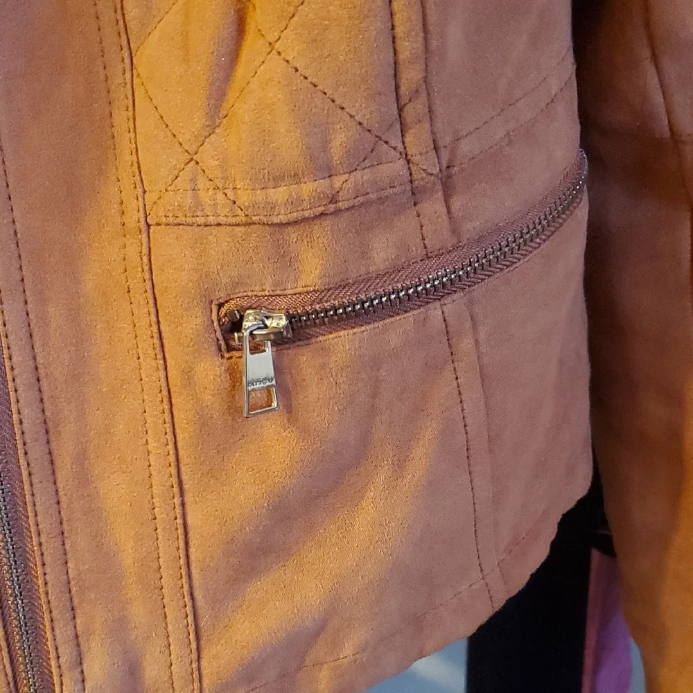 Amisu Quilted Faux Leather Jacket in Camel Brown - Picture 6 of 7